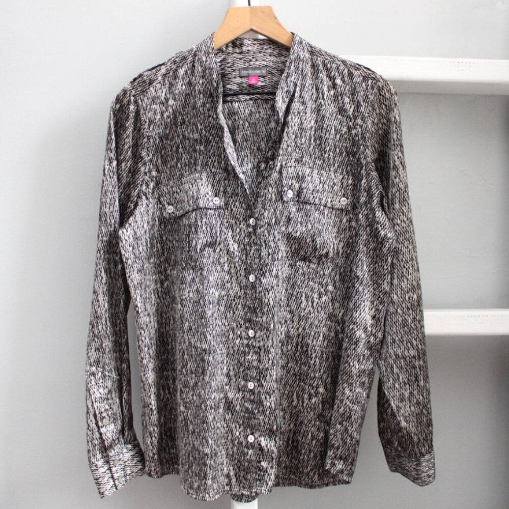 Vince Camuto Black & White Snake Skin Button-Up Blouse Top Size 8
